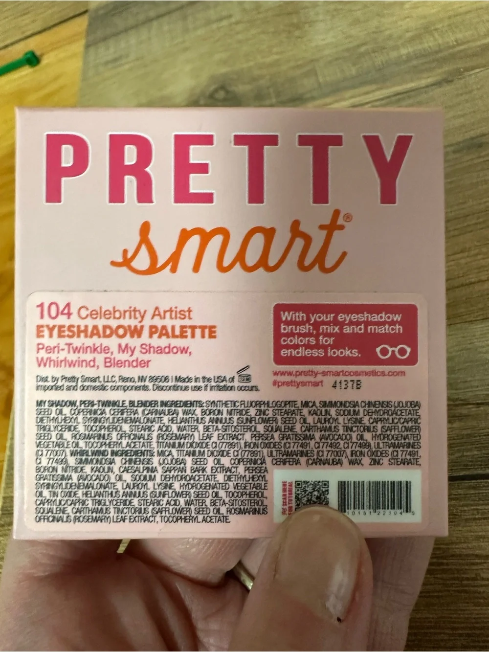 Pretty smart eyeshadow palette 104 Vegan makeup sealed